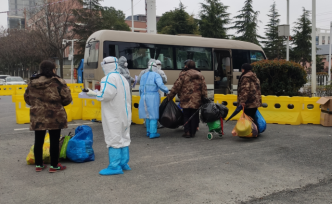 東西湖方艙132人出艙，最大規模出院