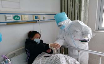 武汉重症病房里的护理团：照顾了患者起居，还要打开他们心扉