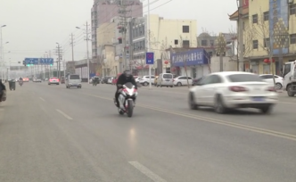 骑改装摩托“炸街”扰民，被拘留并罚款