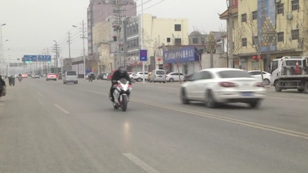 骑改装摩托“炸街”扰民，被拘留并罚款