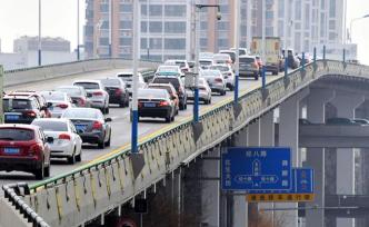 中国汽车流通协会：建议取消限购、限行，出台购置税减半政策