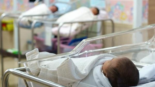 英媒：全球最小新冠感染者出生后确诊