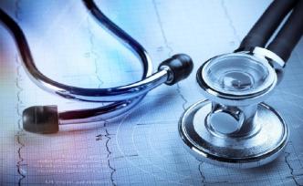 安徽一医生擅自收治发热病人致3人确诊数百人隔离，被立案