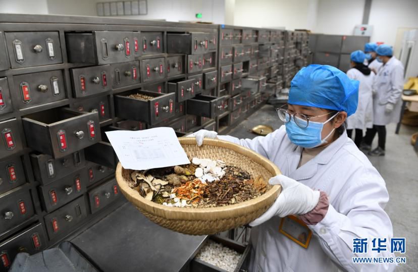 这些中医药方剂治疗新冠肺炎有效,三药三方书写中药抗疫方案