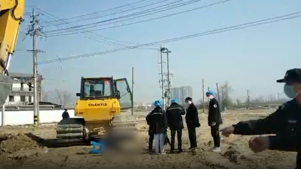 扬州警方：撞死村民，施工负责人被控制
