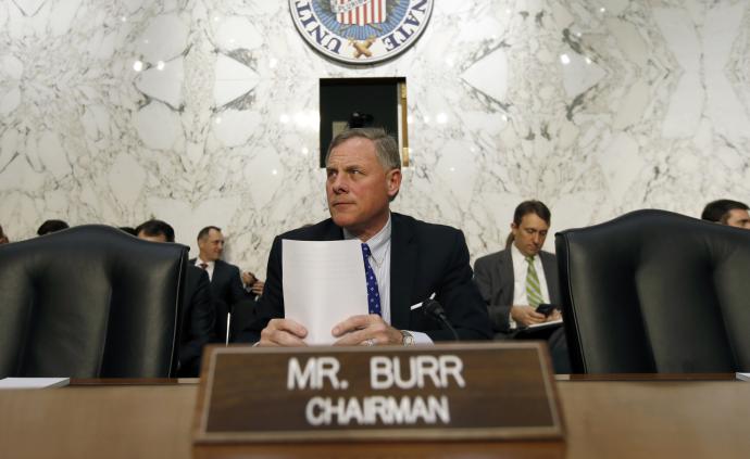 美議員暴跌前拋售股票，曾稱民眾不用擔(dān)心