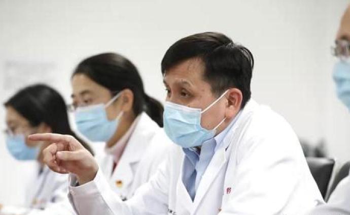 擔心電梯傳染?張文宏:概率可忽略不計