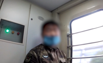男子假冒军人乘火车被拘留，一查还是惯犯