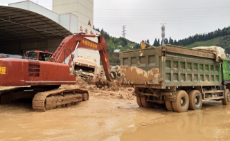 贵阳滑坡厂区已清五千方淤泥，7人仍失联