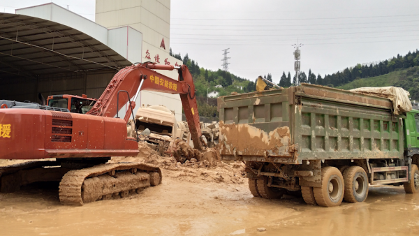 贵阳滑坡厂区已清五千方淤泥，7人仍失联