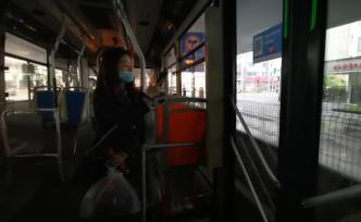 复工者原计划步行两小时，搭上武汉BRT