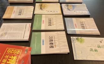 杭州一学校疫情期间编制各科纸质教材，培养学生自主学习能力