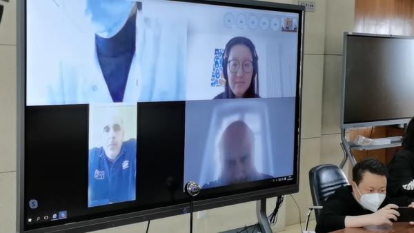 中南医院专家视频连线向多国医护分享经验