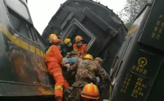 T179列车3被困人员全部救出，已送医