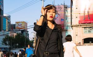 美國攝影師Daniel Postaer：游蕩街頭旁觀日常