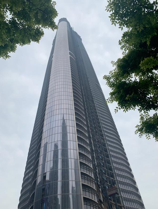 探访华中第一高楼武汉多行业逐步复工