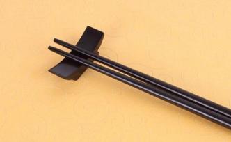 新华全媒头条：一双公筷，能否“夹”出餐桌新文明？