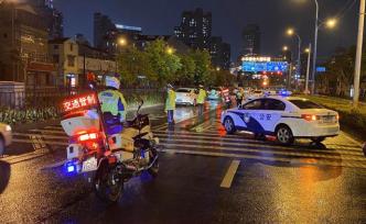 上海发布今年首个“双黄”预警，目前复兴东路轮渡已停航