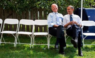 站台前搭档，奥巴马支持77岁拜登选总统