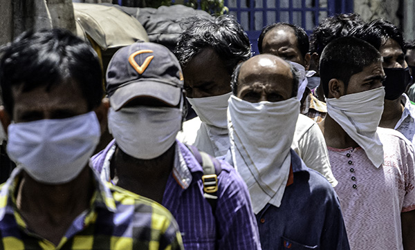 印度新冠肺炎确诊病例升至11439人其中死亡377人