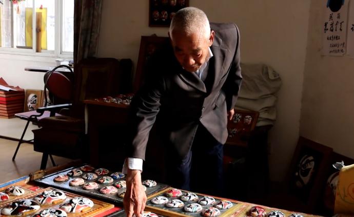 老人癡迷戲曲臉譜：鞭撻丑惡，教人向善