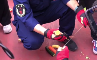 消防实验：风筝线的“杀伤力”有多大？