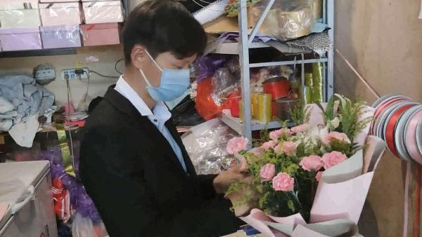 探访武汉鲜花店：多数是患者买花送医护