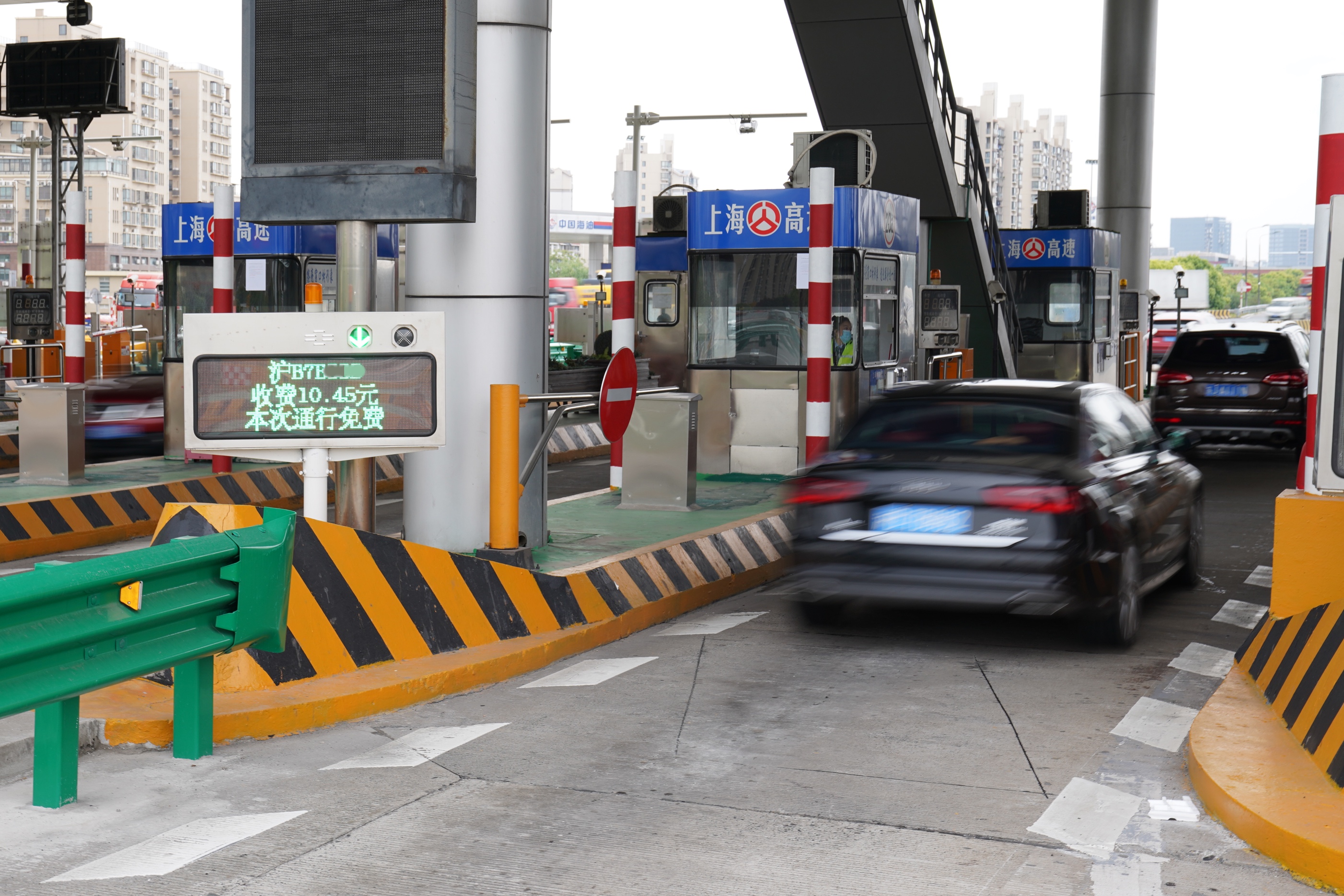高速收费口显示屏将显示通行费金额,上海正开展实车测试验证