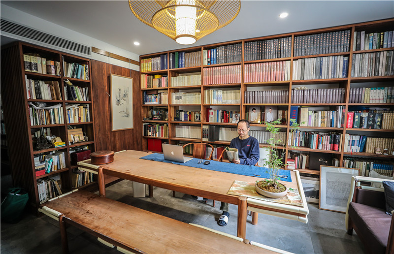 书房里的世界观|余世存:年轻人不要怀疑,阅读一定有帮助