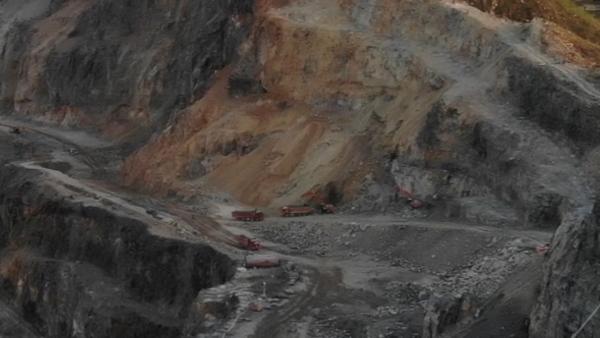 水泥厂曾发生死亡事故，但并未影响开山作业