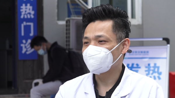 一位武汉发热门诊医生的疫后自述：白了头，瘦了10斤