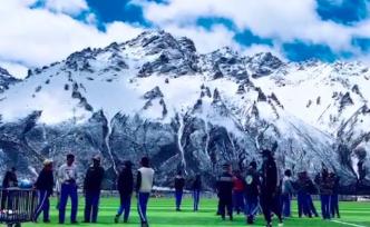 最美的操场！西藏学生雪山下上体育课