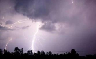 印度比哈尔邦强烈雷暴天气致12人丧生8人受伤