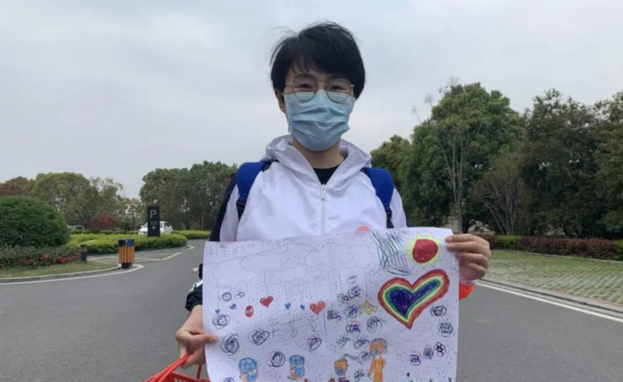 等孩子长大些,再慢慢讲妈妈的故事中国政库2020-06-04张静静被追授