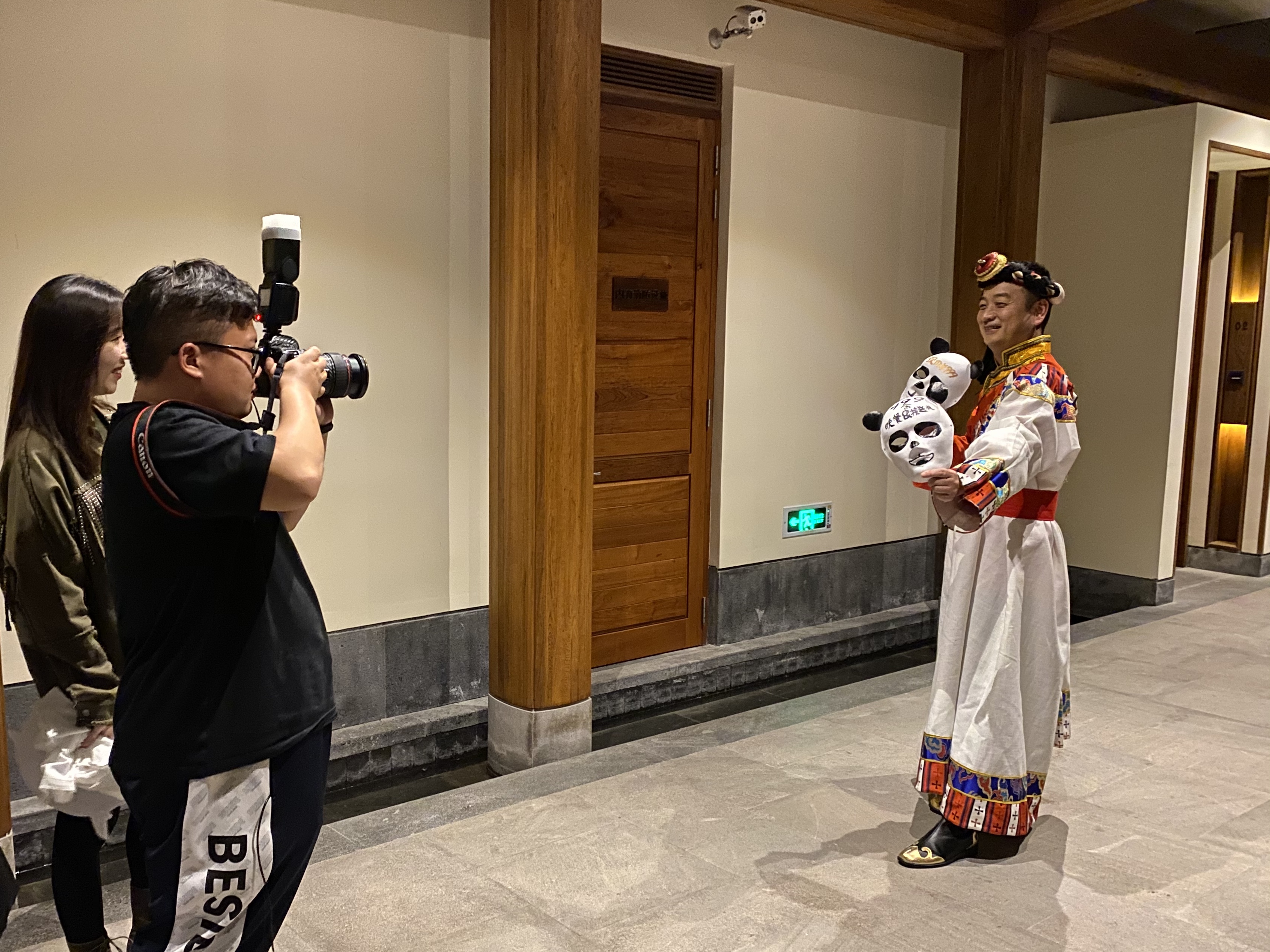 直播結束后梁建章仍在“營業”(澎湃新聞記者 唐瑩瑩 圖)