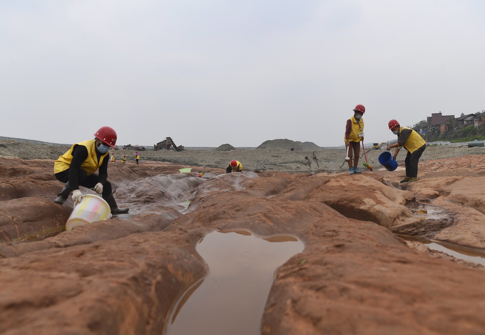 这是江口沉银遗址考古发掘现场（4月15日摄）。-2