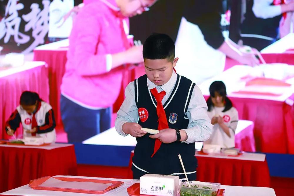 2019年上海教博会“小厨神包馄饨”活动