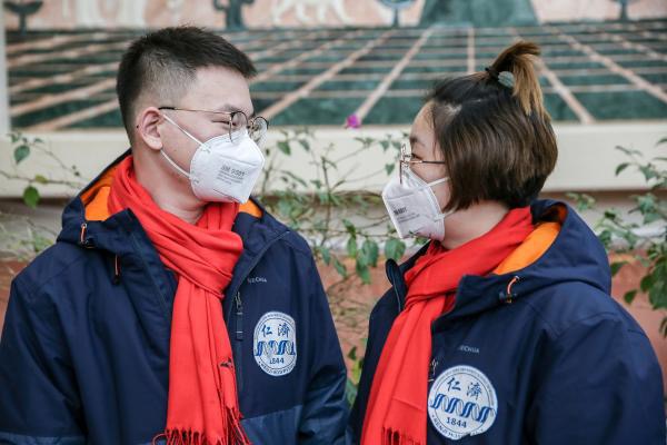 集体婚礼,抗疫,仁济医院 集体婚礼,抗疫,仁济医院