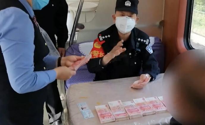 報(bào)一飯之恩,拾荒老人腿綁7萬現(xiàn)金回家