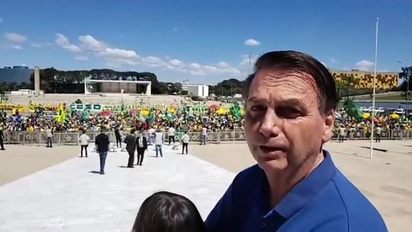 巴西确诊破10万，总统带头抗议居家令