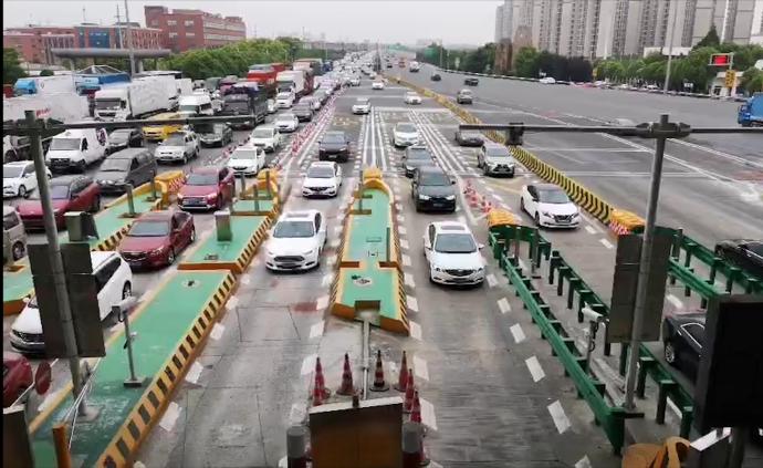 高速恢復(fù)收費首日，ETC車道通行較快