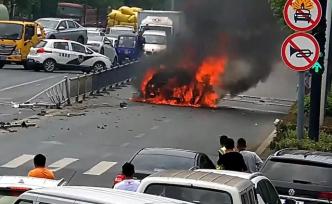 行驶中司机打瞌睡，杭州一网约车撞上道路护栏起火乘客重伤