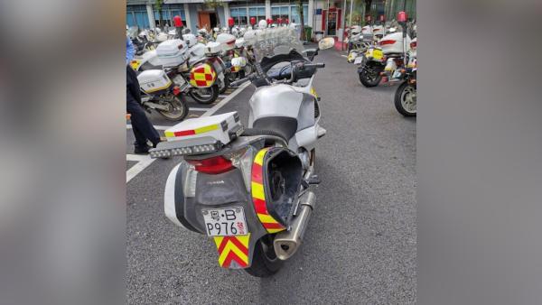 警用摩托车“天价”维修费1.7万，交警回应