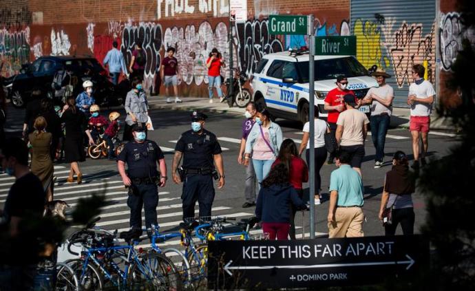 疫论·空间︱纽约“封锁”：把车道开放给市民散步晒太阳