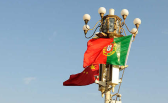 习近平同葡萄牙总统德索萨通电话
