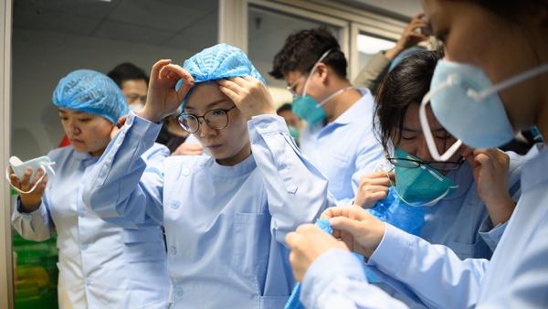 上海医疗队在金银潭的66个战“疫”瞬间