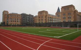 6月2日，上海小学一二三年级返校开学、公办托幼机构开园