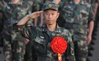 一級軍士長、“導(dǎo)彈兵王”王忠心光榮退休：入伍已有34年