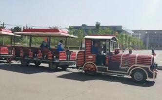 拉风！高校安排托马斯小火车接学生