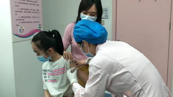 国产二价HPV疫苗首针！湖北10岁女孩成首个接种者